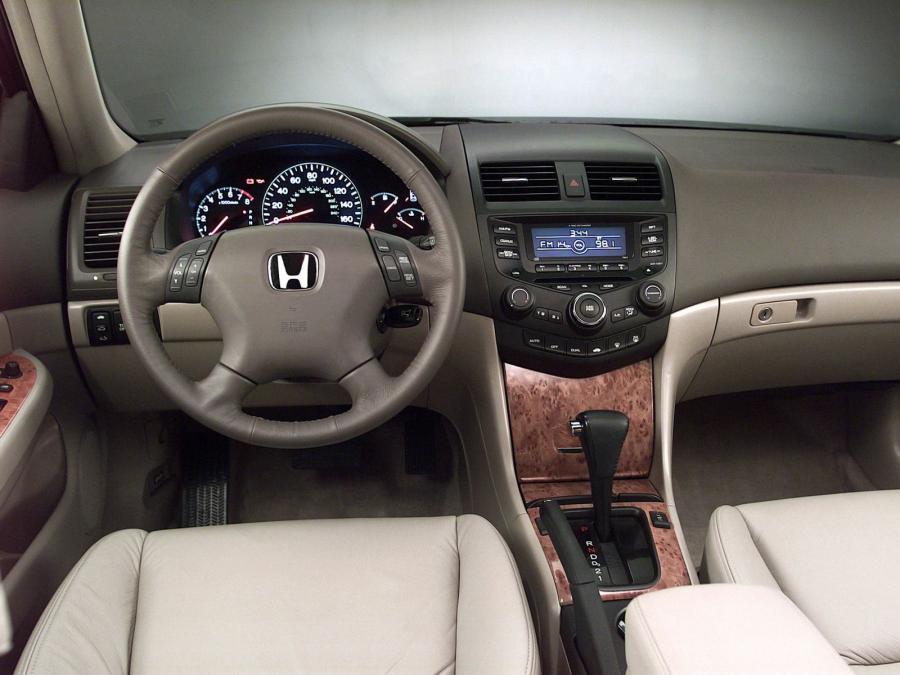  Honda Accord Sedan 2003 года  (US) (фото 6 из 19)